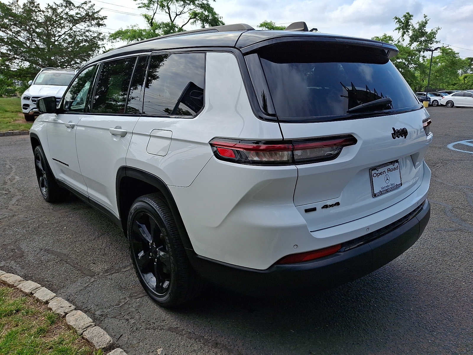 2022 Jeep Grand Cherokee L Altitude 4x4