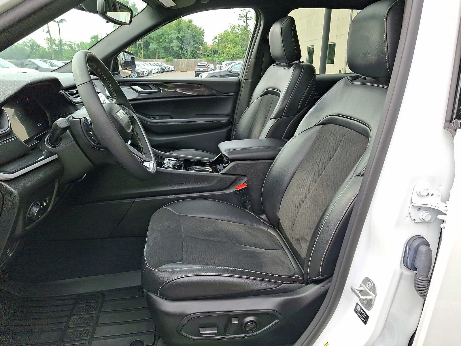 2023 Jeep Grand Cherokee L Altitude 4x4
