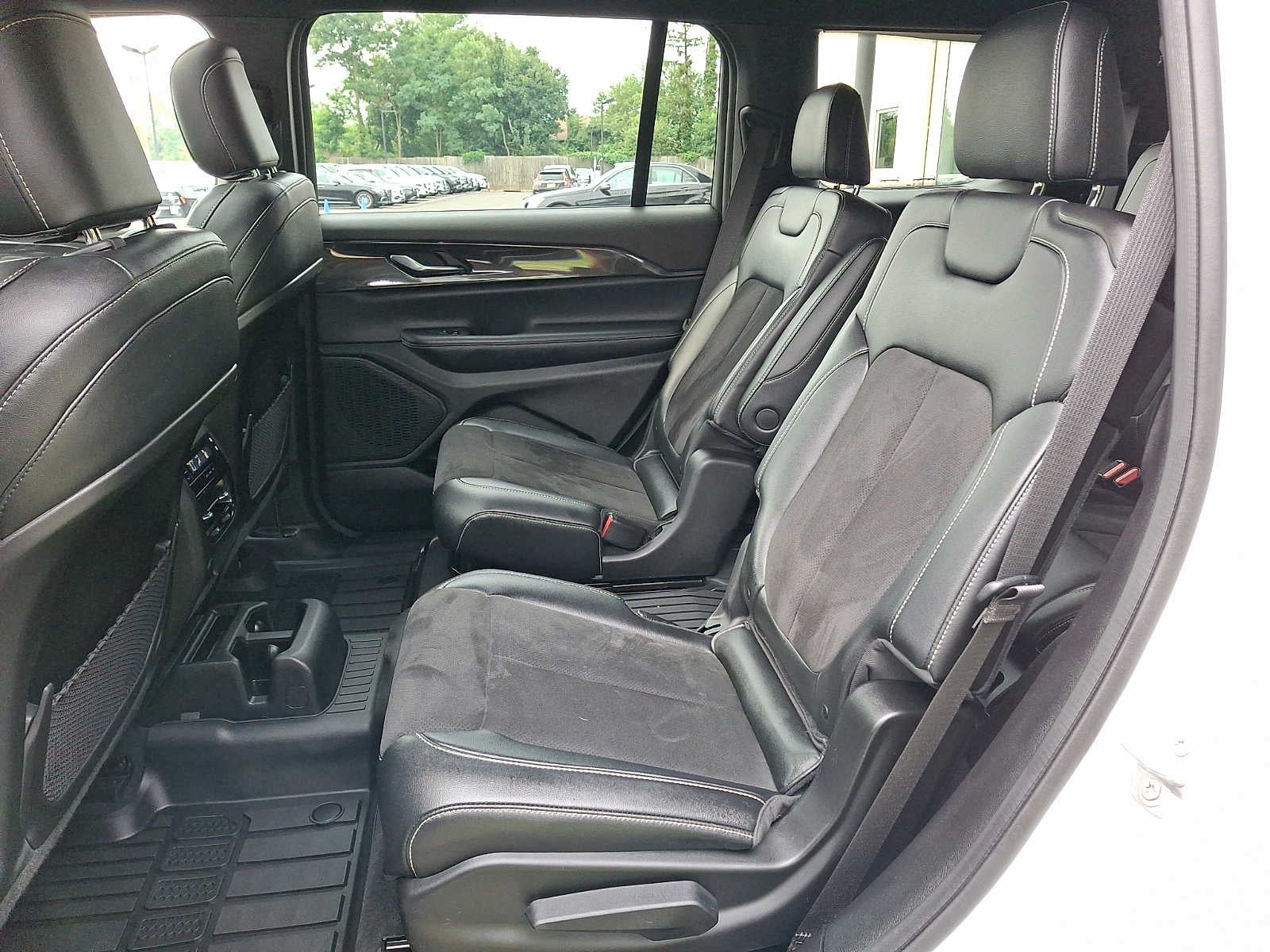 2023 Jeep Grand Cherokee L Altitude 4x4