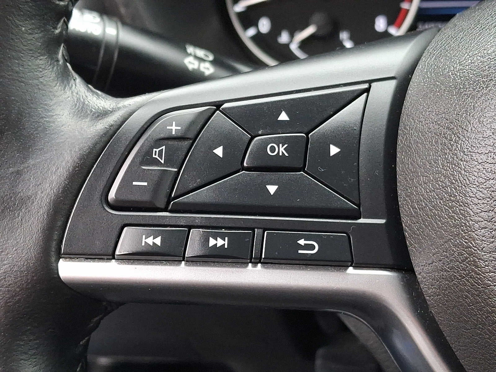 2022 Nissan Sentra SV CVT