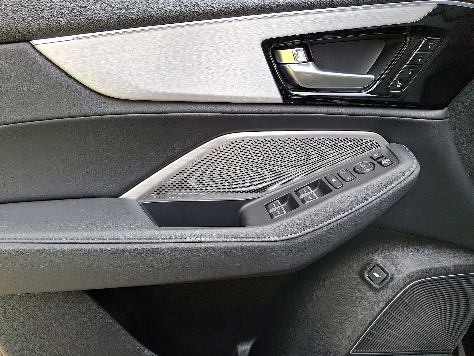 2024 Acura MDX SH-AWD w/Technology Package