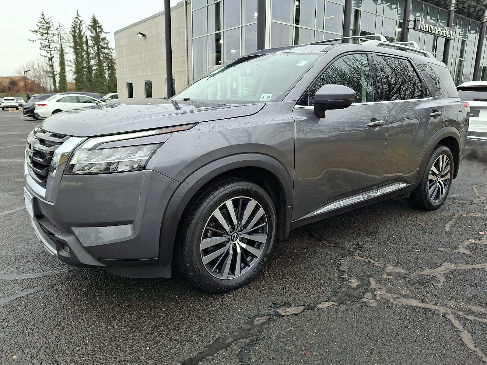 2022 Nissan Pathfinder Platinum 4WD