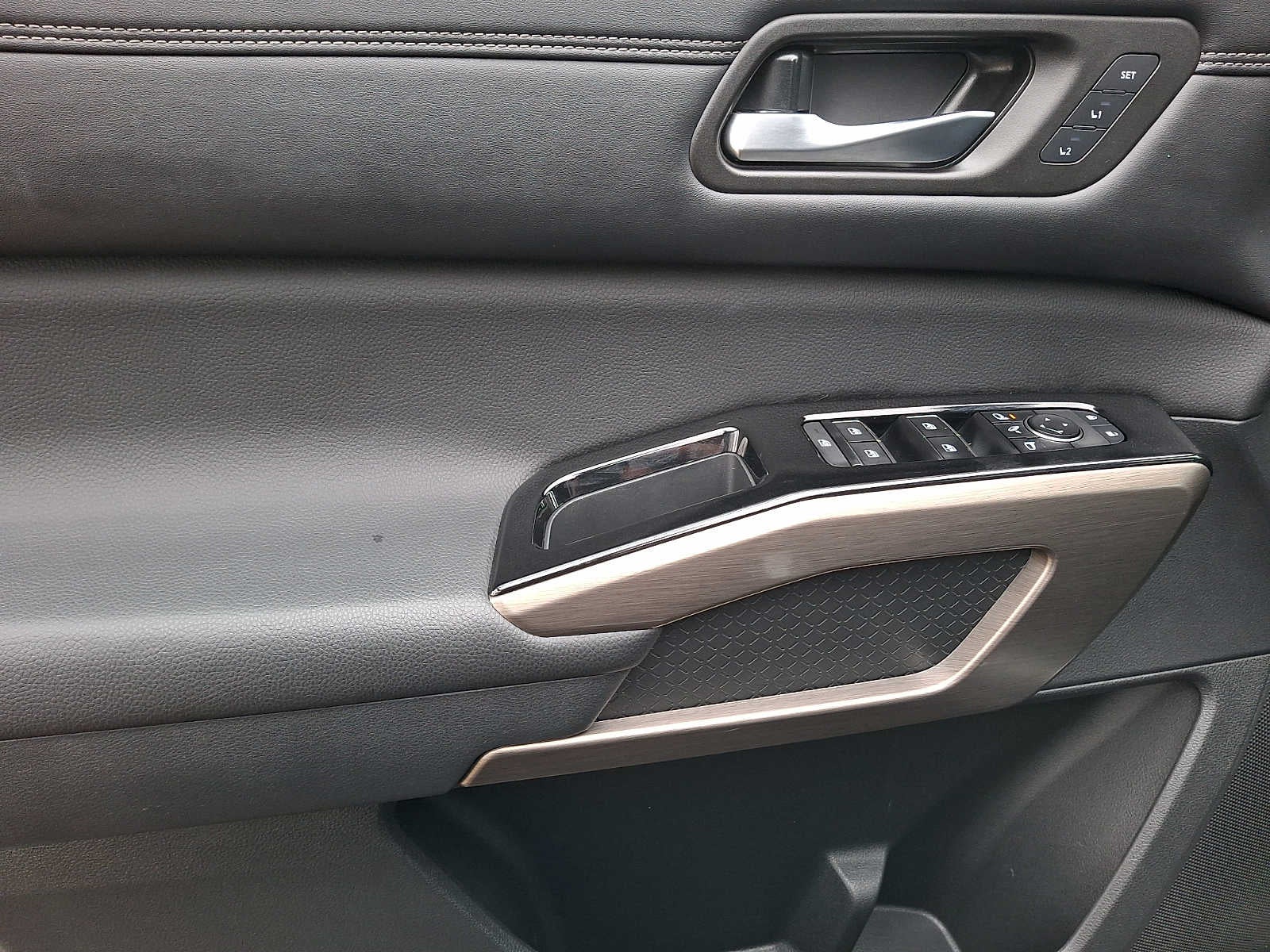 2022 Nissan Pathfinder Platinum 4WD