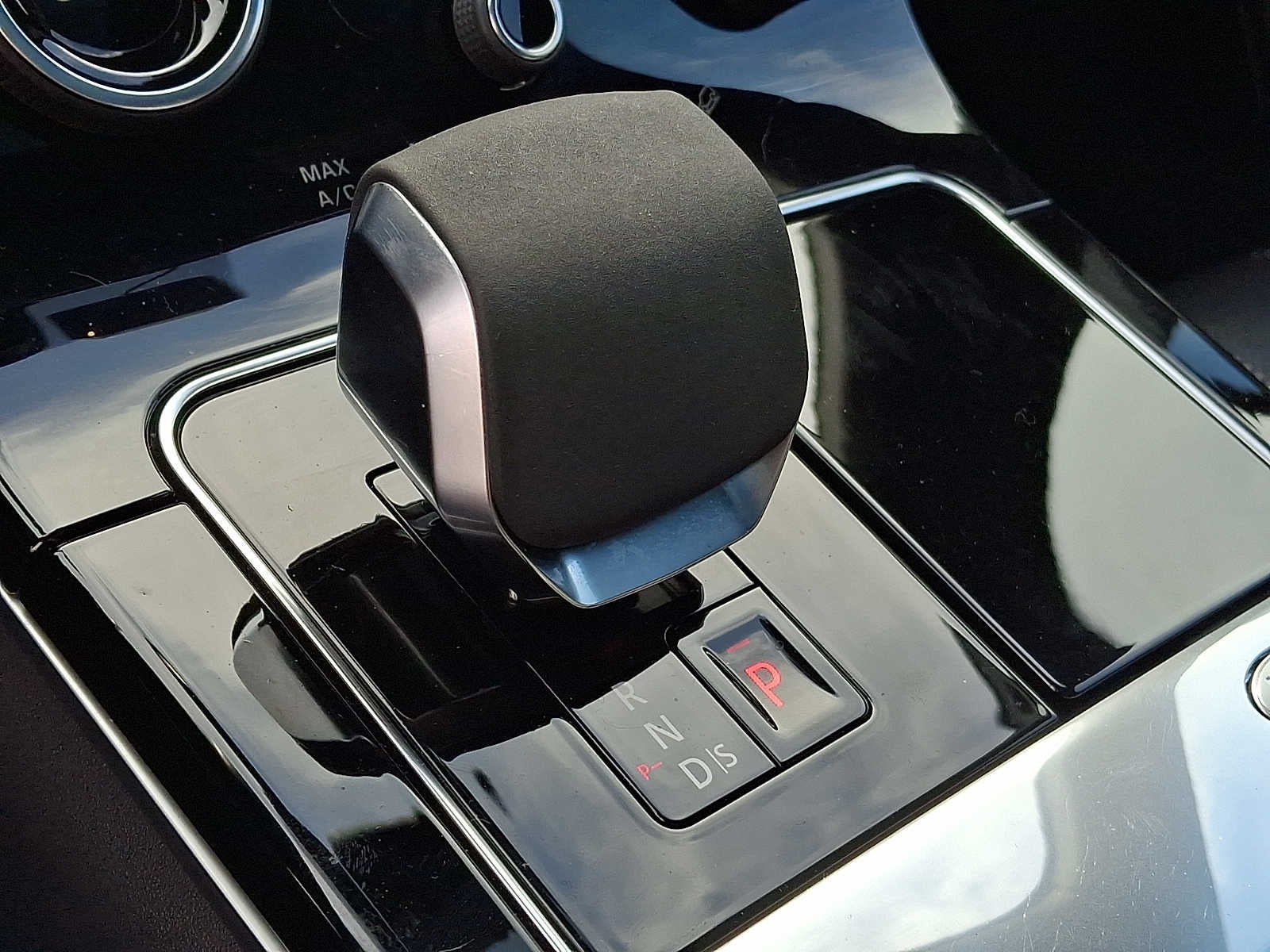 2023 Land Rover Range Rover Velar P250 R-Dynamic S
