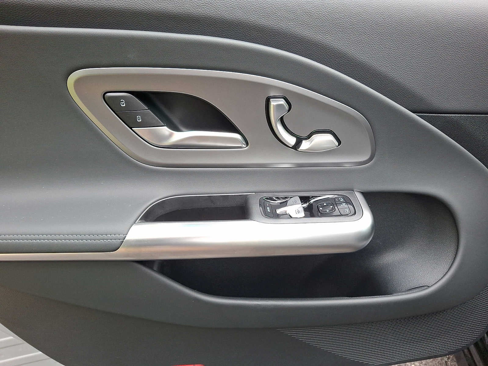 2027 Mercedes-Benz CLA CLA 220 Hybrid FWD