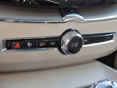 2024 Volvo XC60 Recharge Plug-In Hybrid T8 eAWD PHEV Ultimate Dark Theme