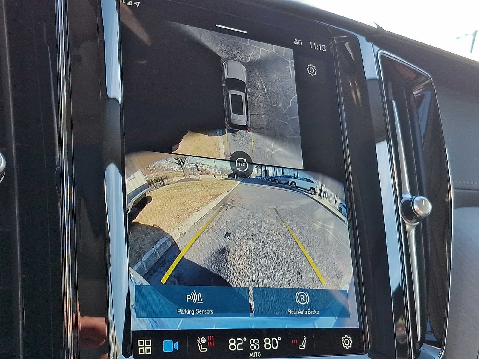 2024 Volvo XC60 Recharge Plug-In Hybrid T8 eAWD PHEV Ultimate Dark Theme