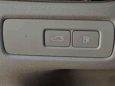 2024 Volvo XC60 Recharge Plug-In Hybrid T8 eAWD PHEV Ultimate Dark Theme