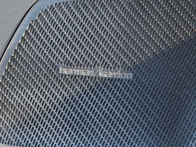 2024 Volvo XC60 Recharge Plug-In Hybrid T8 eAWD PHEV Ultimate Dark Theme