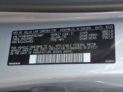 2024 Volvo XC60 Recharge Plug-In Hybrid T8 eAWD PHEV Ultimate Dark Theme