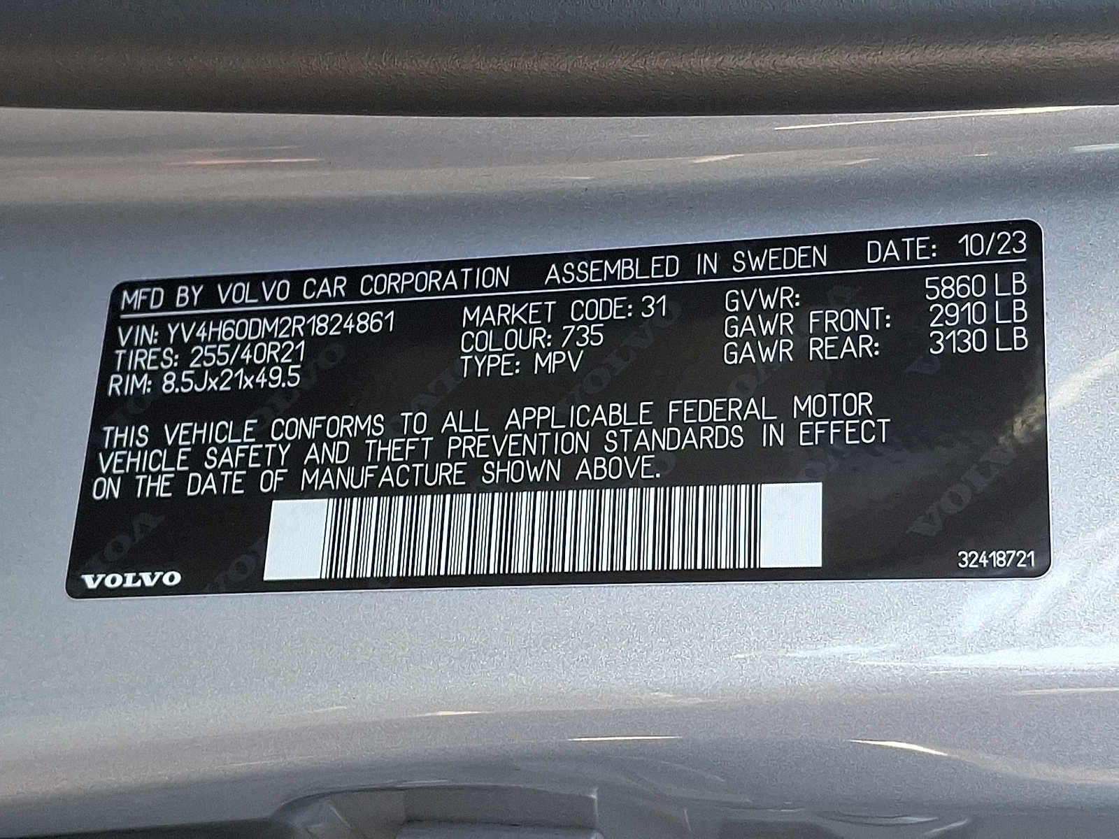 2024 Volvo XC60 Recharge Plug-In Hybrid T8 eAWD PHEV Ultimate Dark Theme