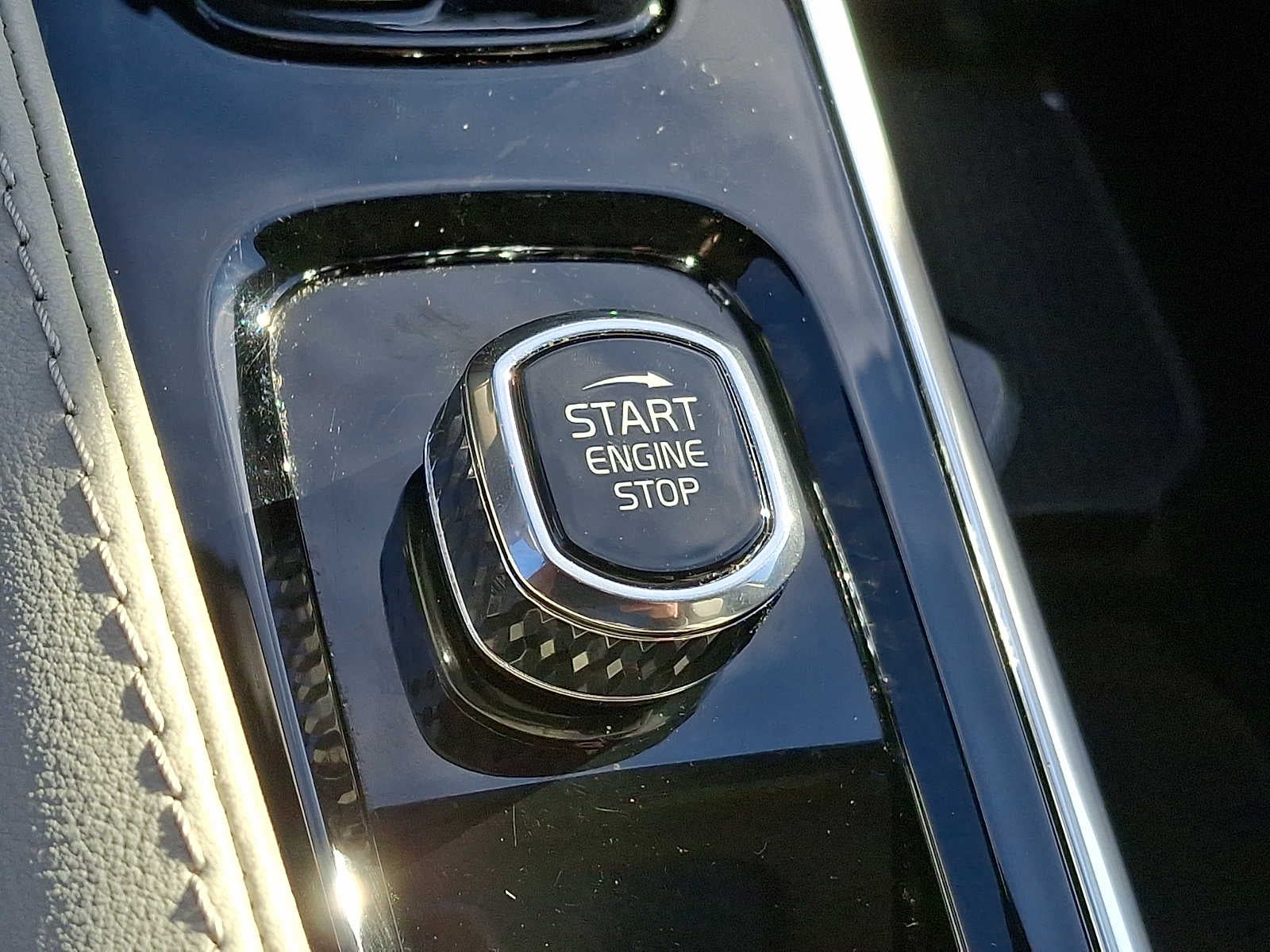 2024 Volvo XC90 B5 AWD Plus Bright Theme 7P