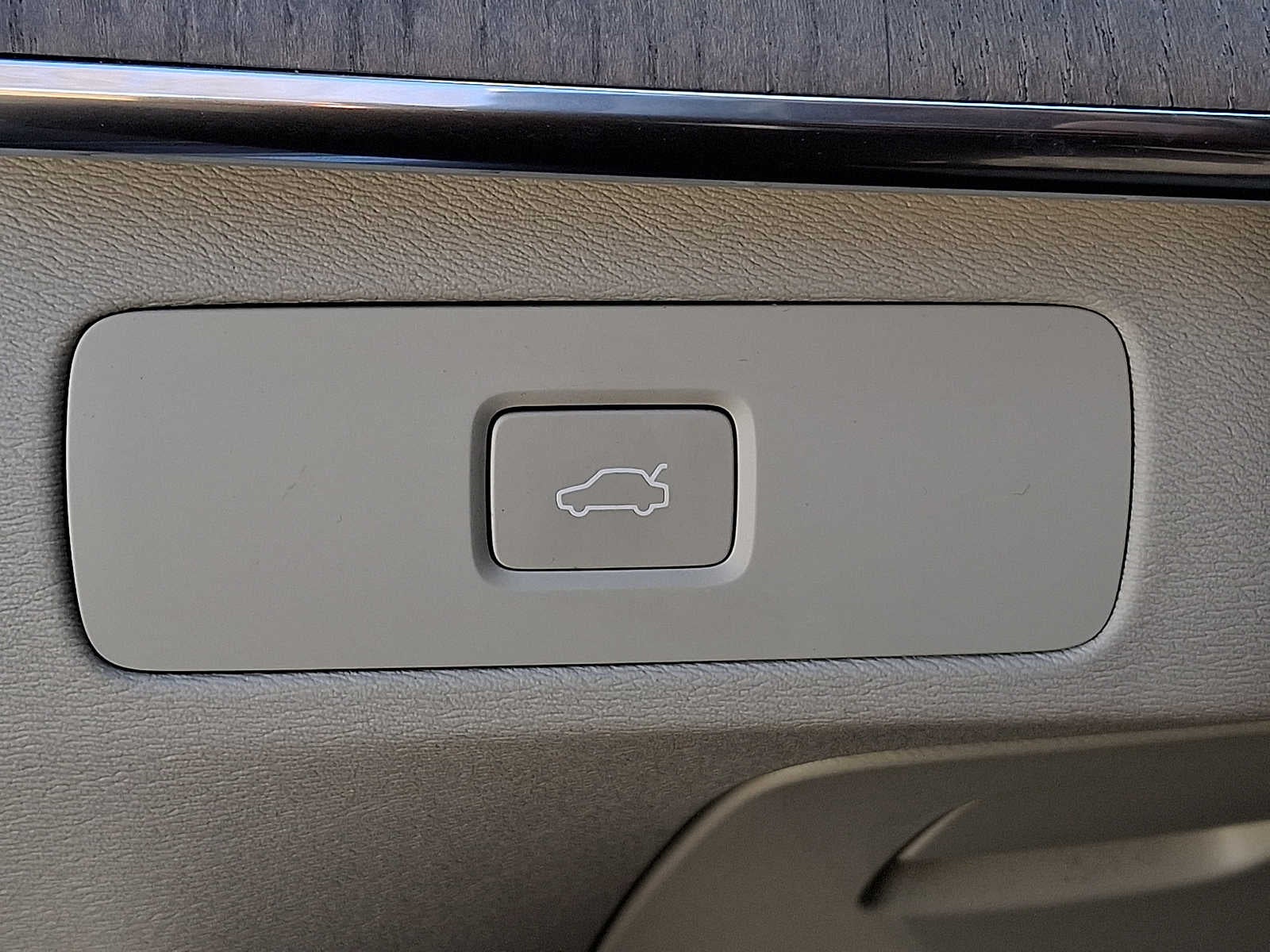 2024 Volvo XC90 B5 AWD Plus Bright Theme 7P