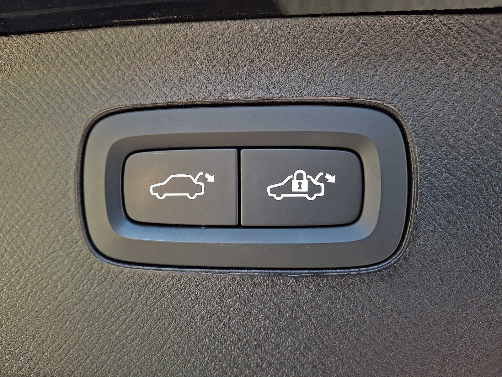 2024 Volvo XC90 B5 AWD Plus Bright Theme 7P