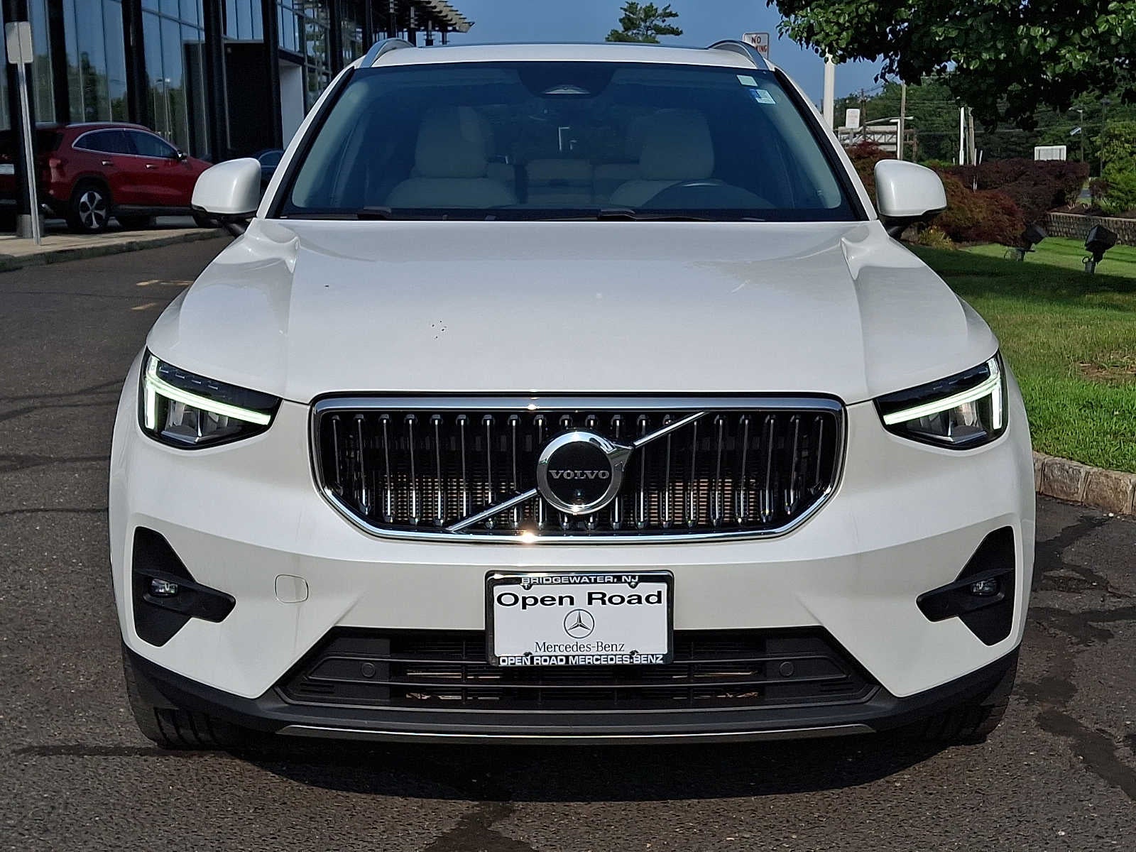 2023 Volvo XC40 B5 AWD Plus Bright Theme
