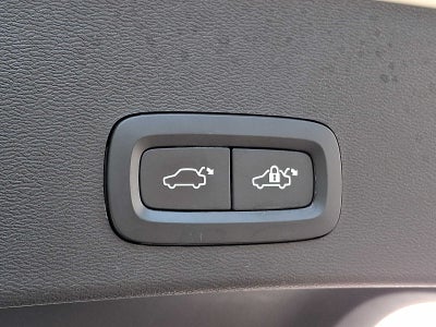 2023 Volvo XC40 B5 AWD Plus Bright Theme